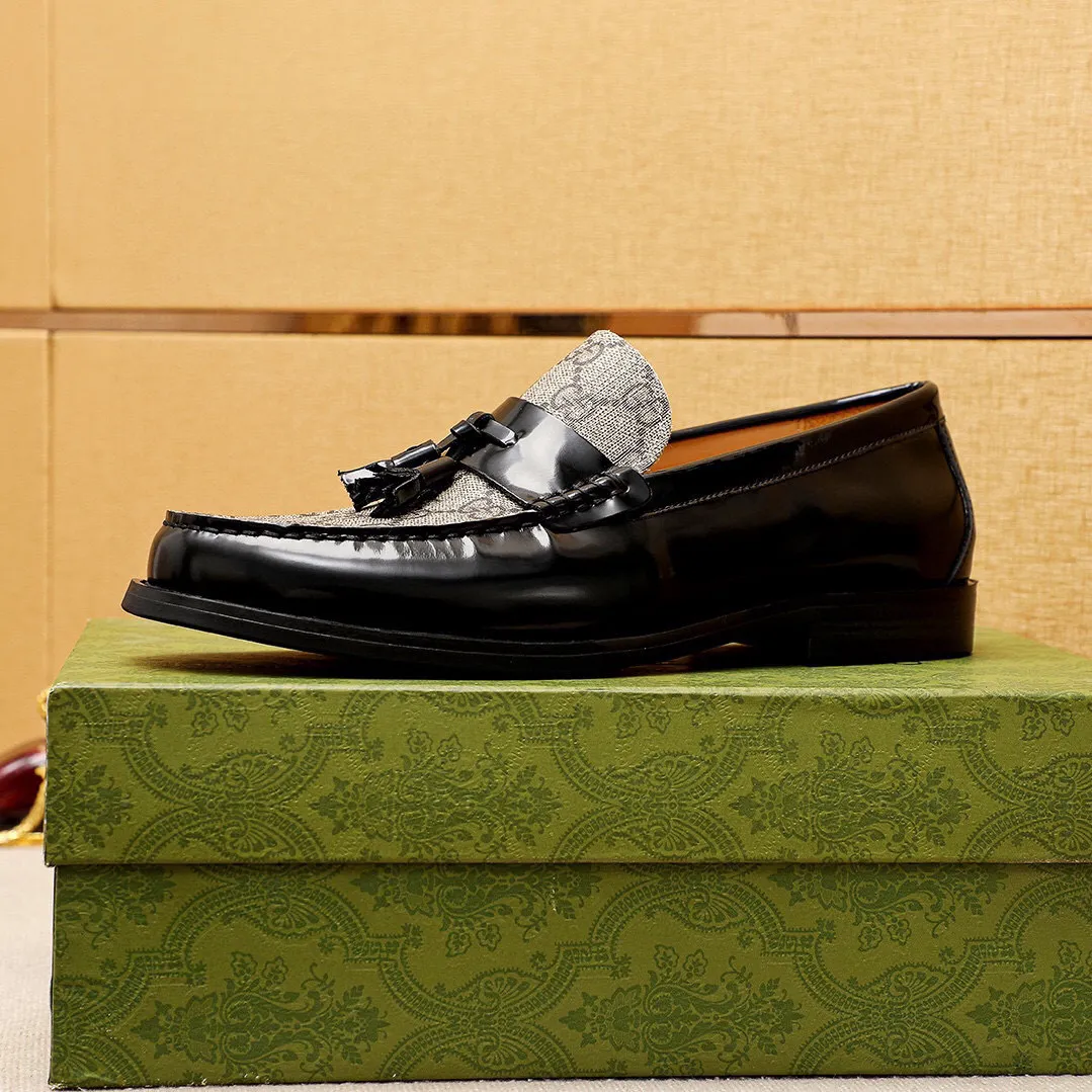 Men's shoes 💰480 💐 Product trademark: GUCCI "Gucci" casual leather shoes Regular size: 38-44 (45🉑️customized) Product materials: Selected imported first-layer open-edge beaded cowhide leather upper + luxury hardware buckle, imported water-dyed cowhide leather lining. Strong three-dimensional visual effect, combined outsole Color: 3⃣️colors available